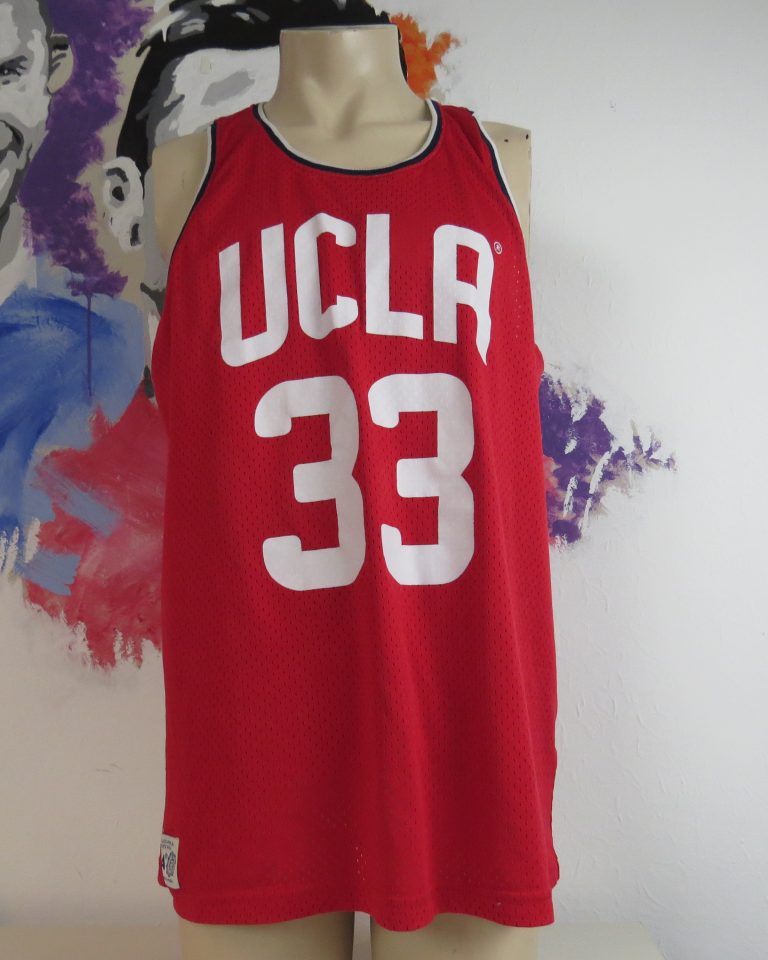 Vintage UCLA basketball shirt #33 jersey official Los Angeles collegiate wear size L (1)