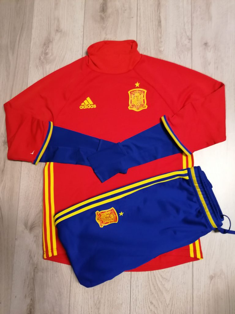 Spain 2015-16 full tracksuit top and trousers size M adidas (2)
